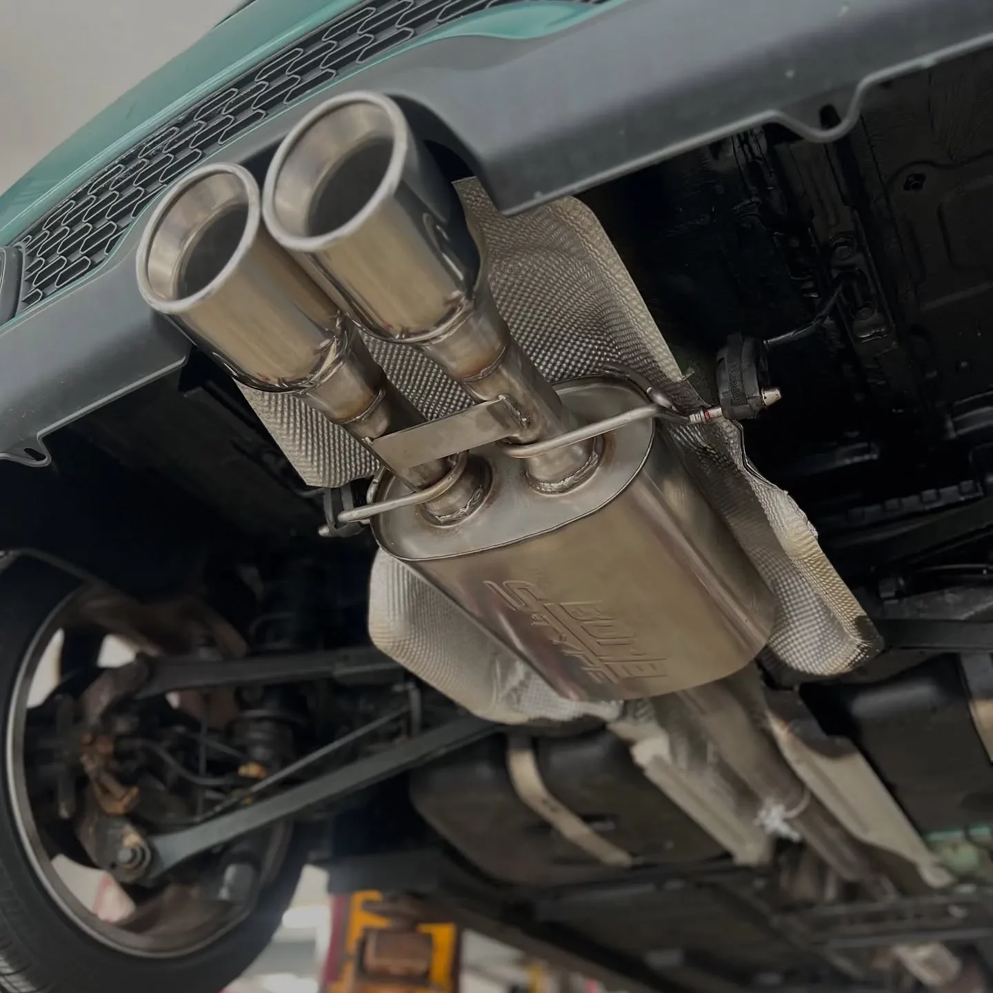 car exhaust system-squeezed